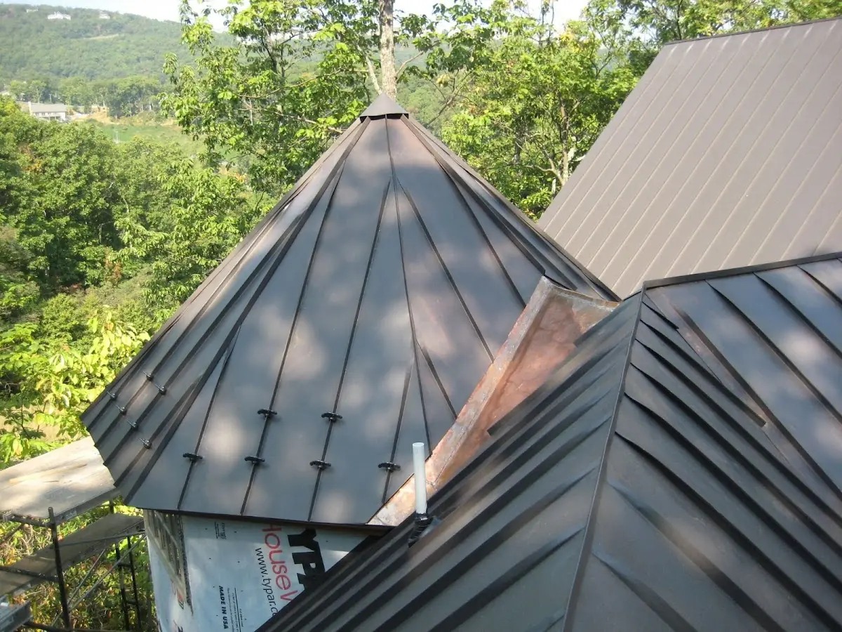 Professional Roof Tarp Installation by Craftsman Roofing in Maloy